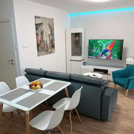 Good To Sea Polanki Kolobrzeg, Z Garazem